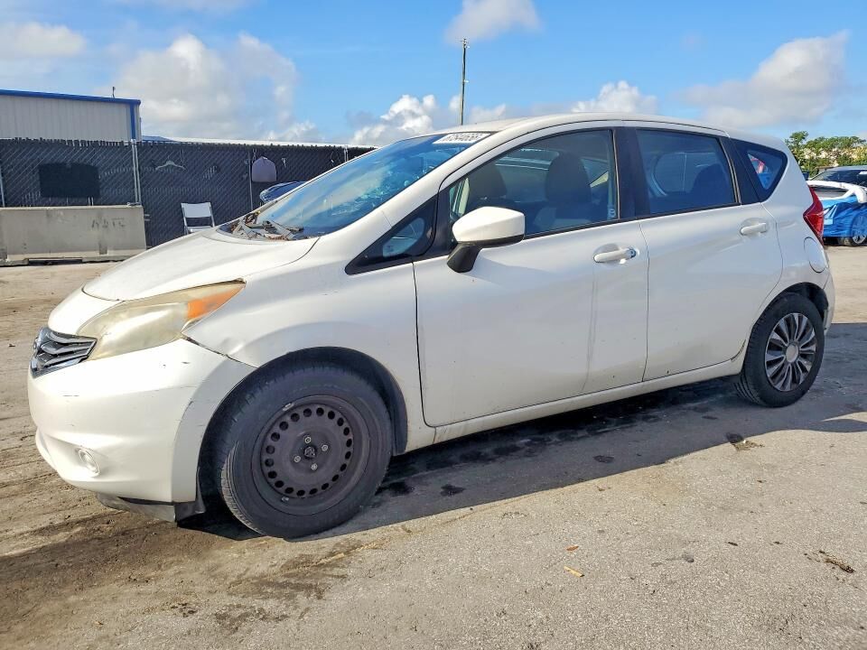 2015 NISSAN Versa