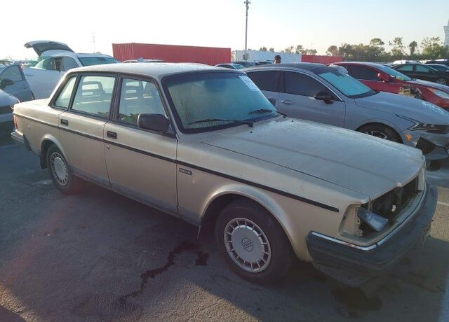1992 VOLVO 240 Series