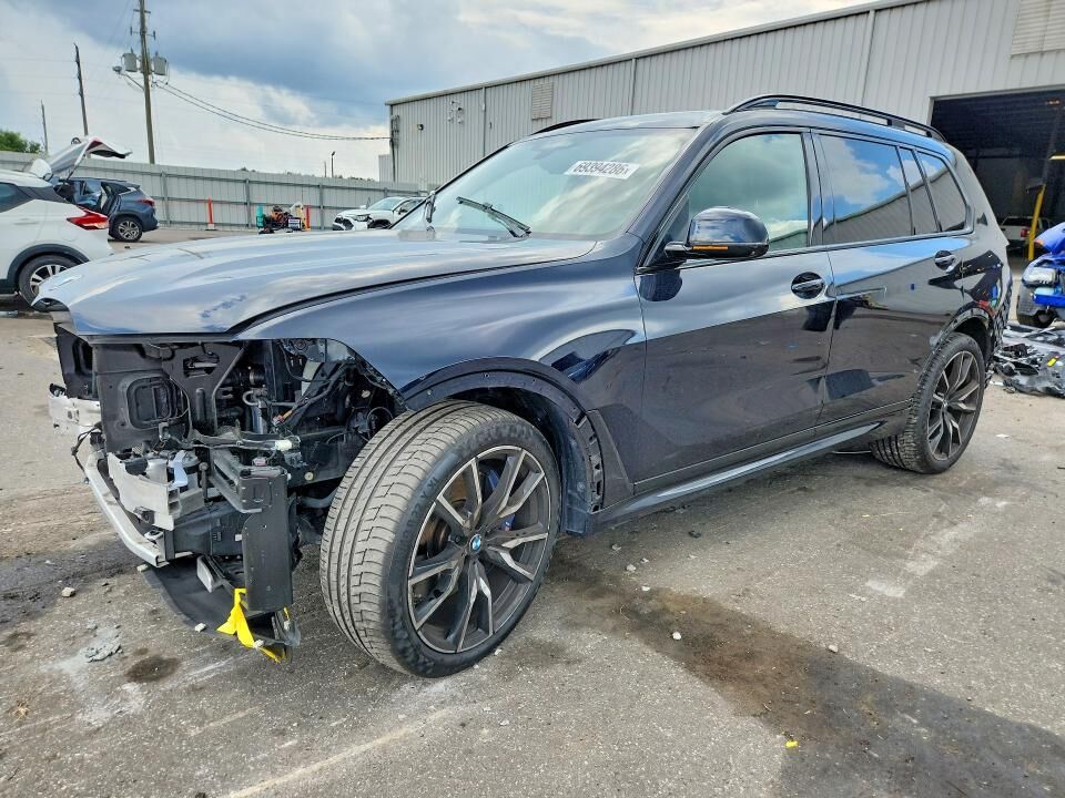 2022 BMW X7