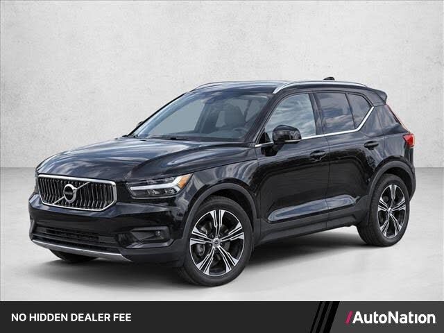 2021 VOLVO XC40