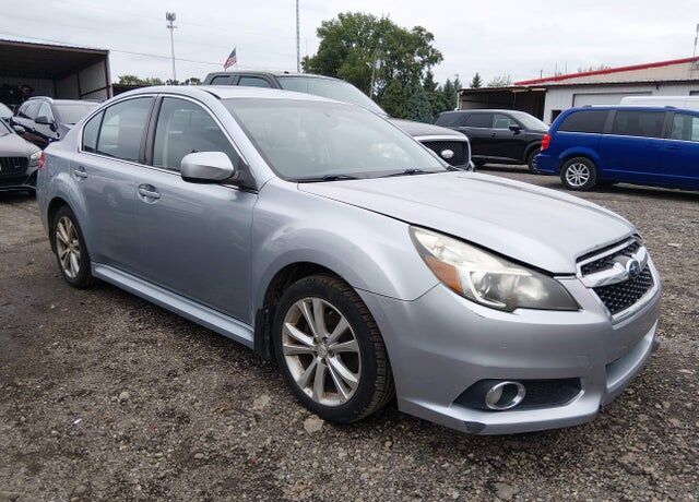 2013 SUBARU Legacy