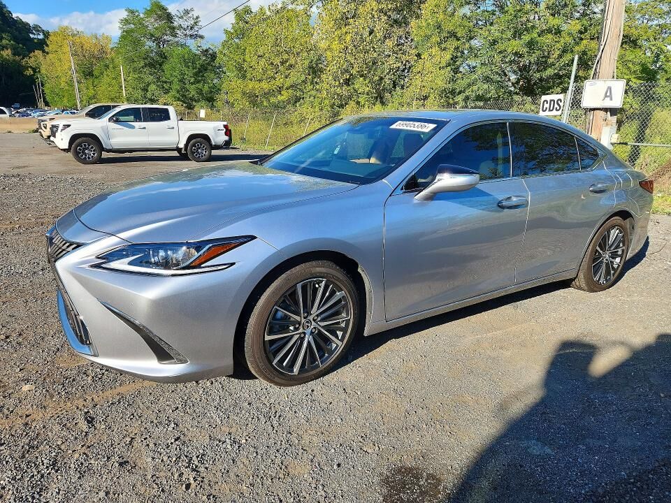 2025 LEXUS ES