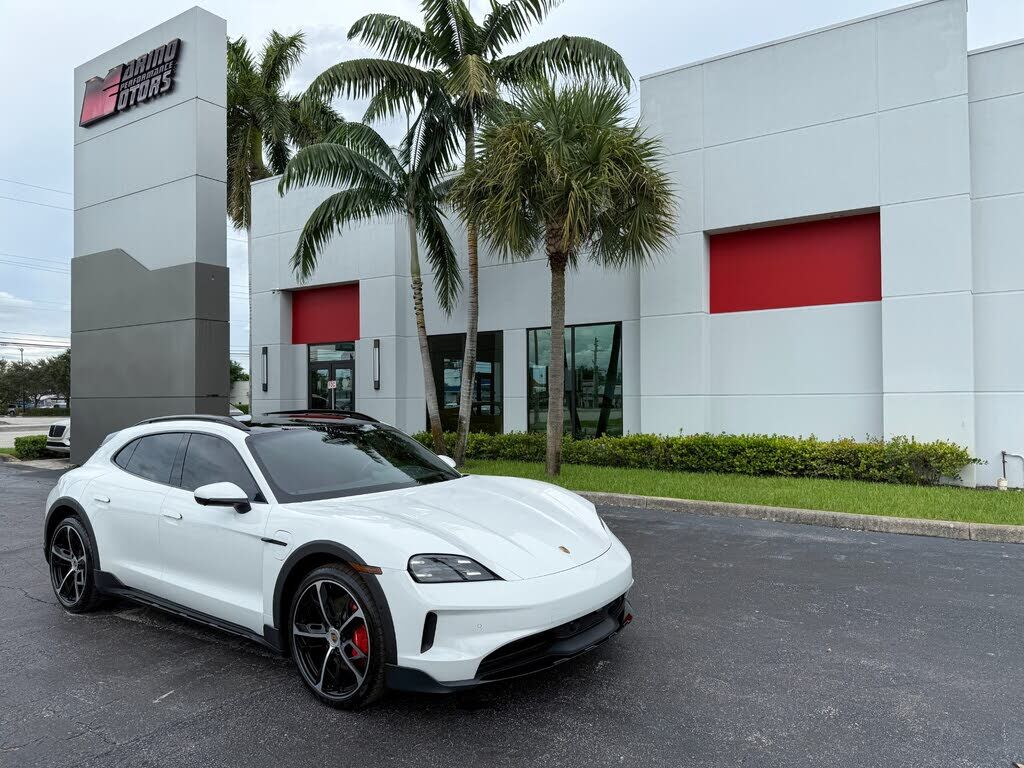 2025 PORSCHE Taycan