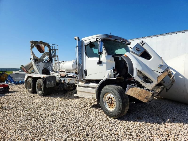 2024 WESTERN STAR 47X Chassis