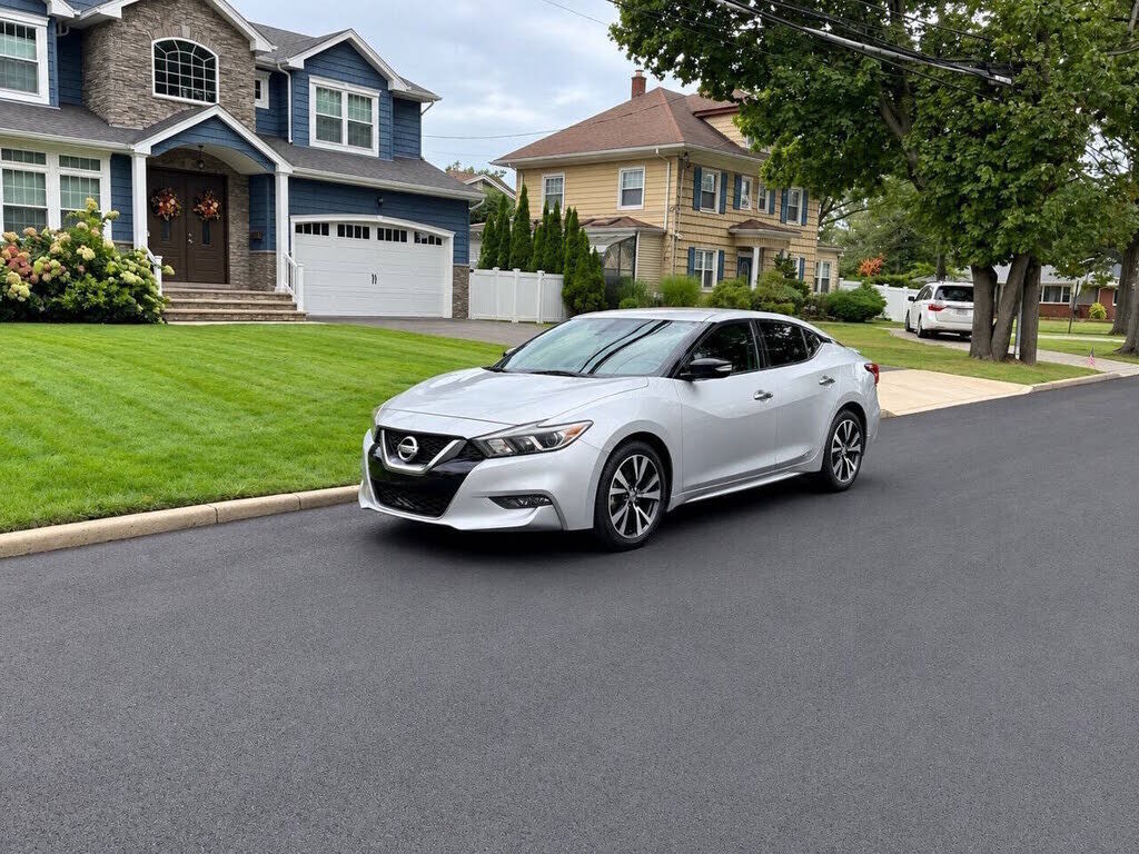 2017 NISSAN Maxima