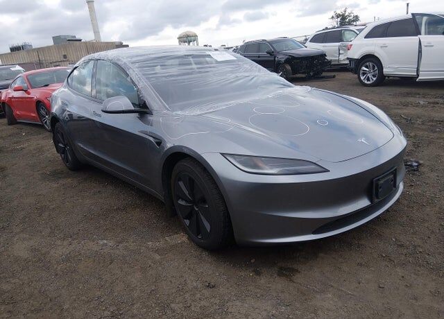 2024 TESLA Model 3