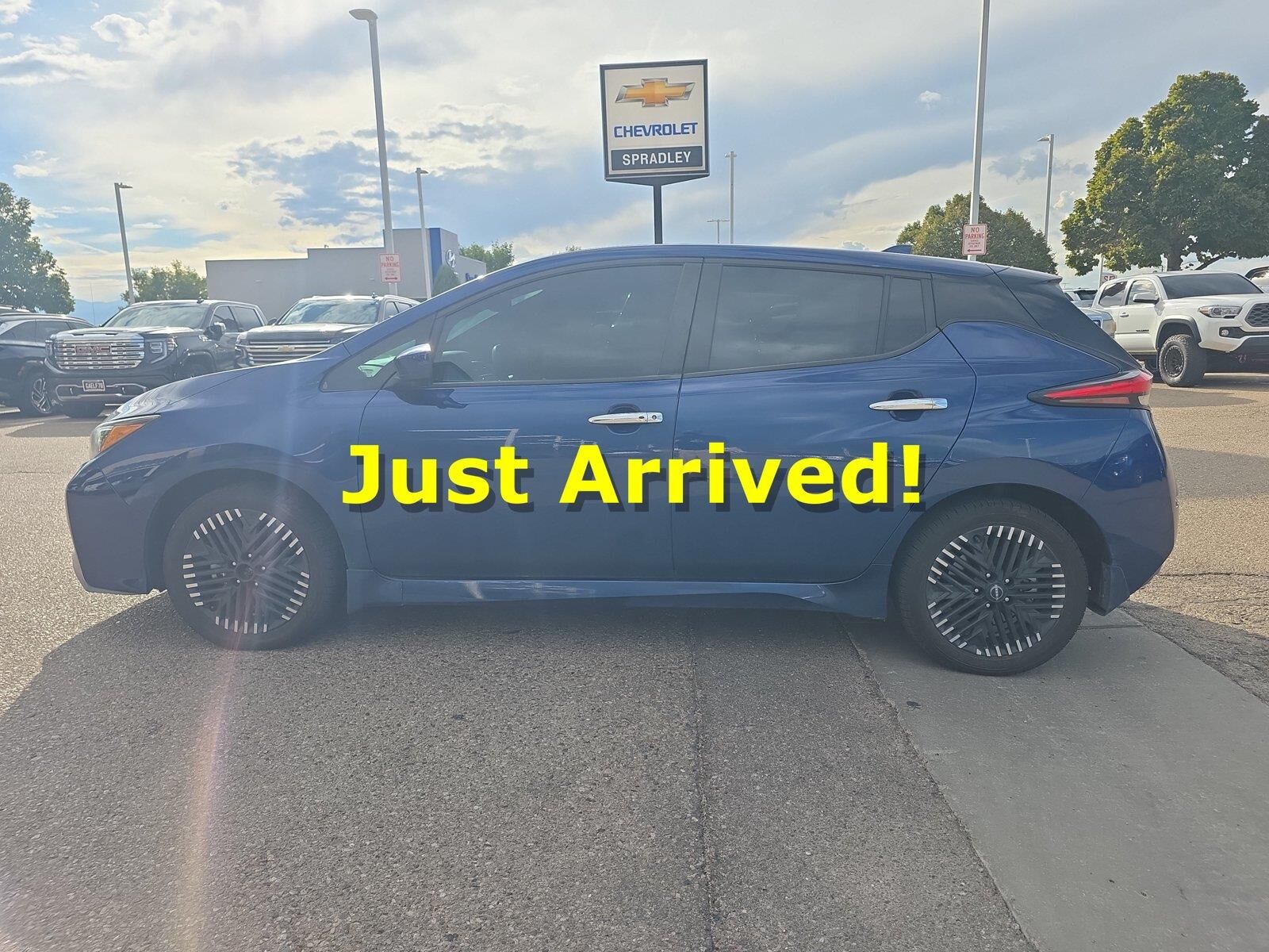 2023 NISSAN Leaf