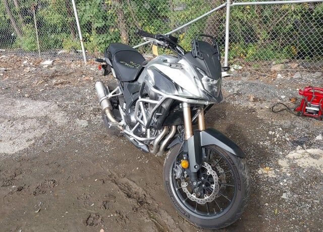2022 HONDA CB
