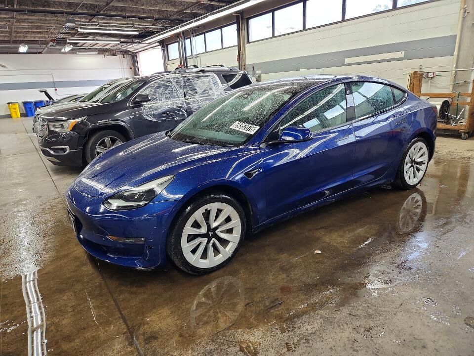 2022 TESLA Model 3