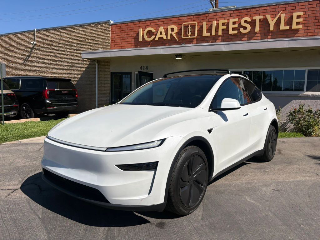 2026 TESLA Model Y