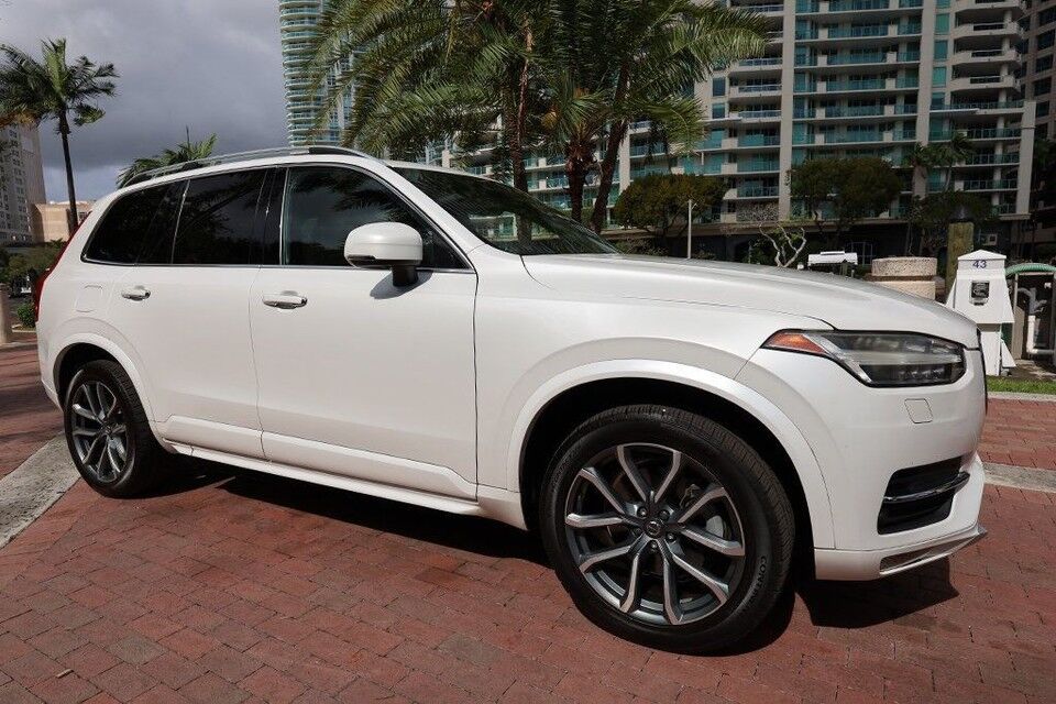 2017 VOLVO XC90