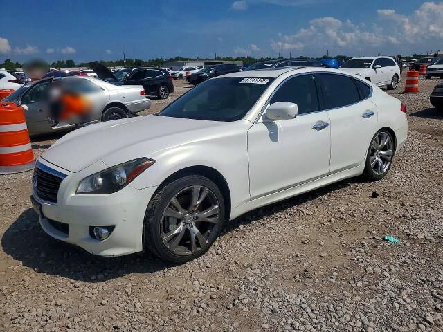 2013 INFINITI M56