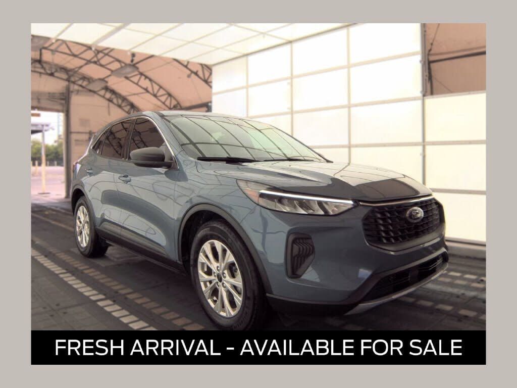 2024 FORD Escape