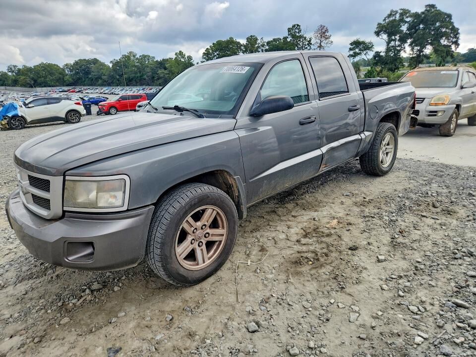 2011 DODGE Dakota