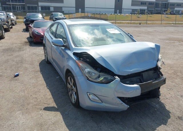 2012 HYUNDAI Elantra