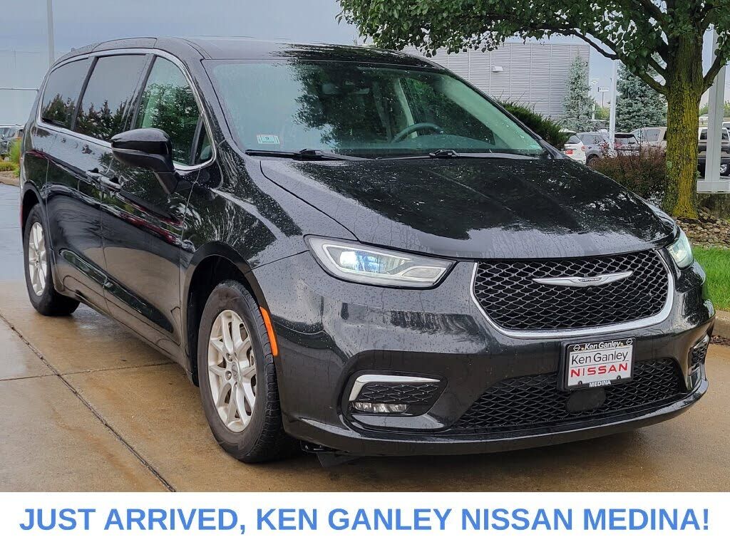 2023 CHRYSLER Pacifica