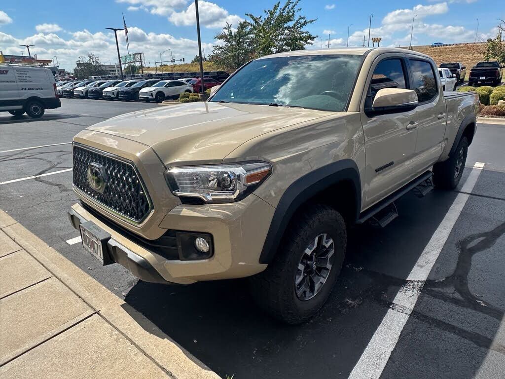 2019 TOYOTA Tacoma