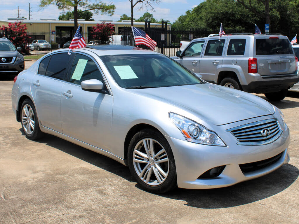 2013 INFINITI G37