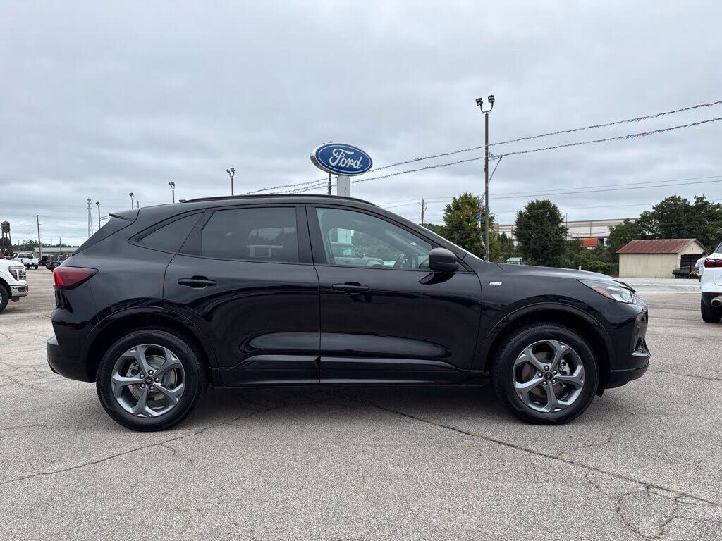 2024 FORD Escape