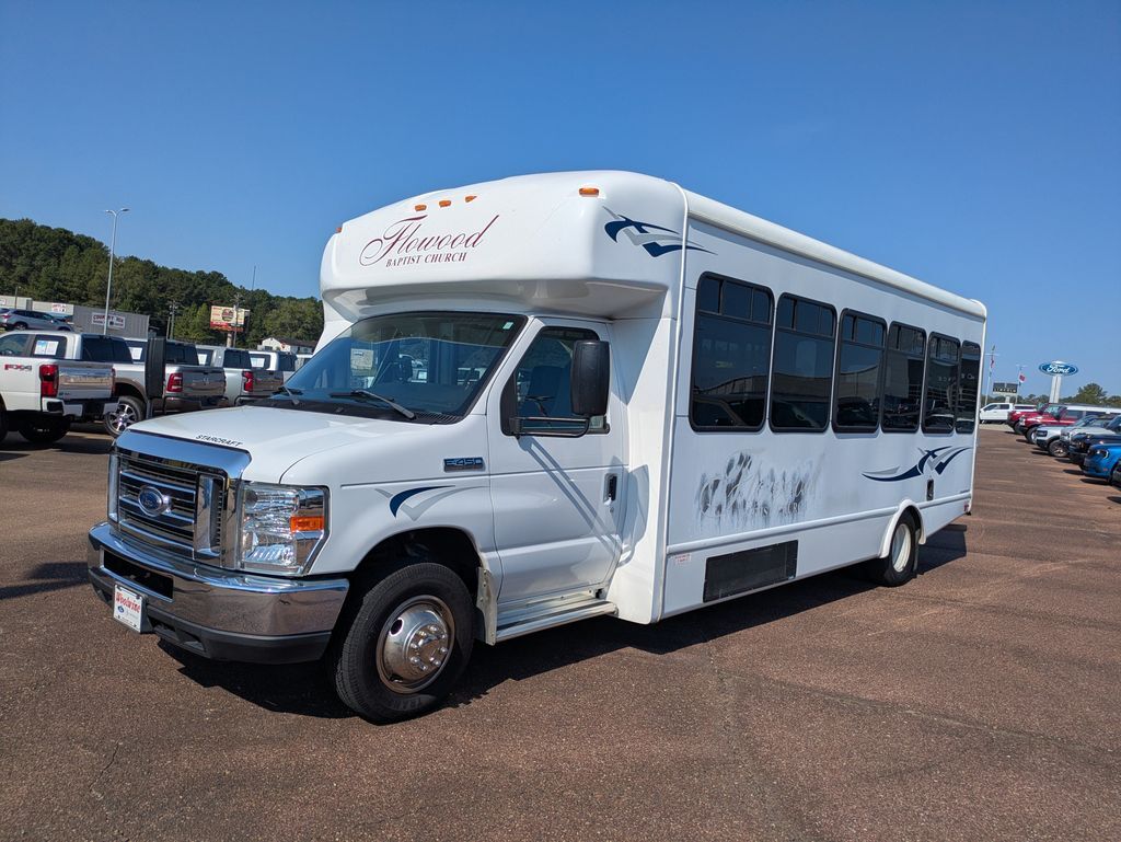 2017 FORD E-450