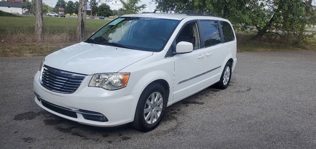 2014 CHRYSLER Town and Country