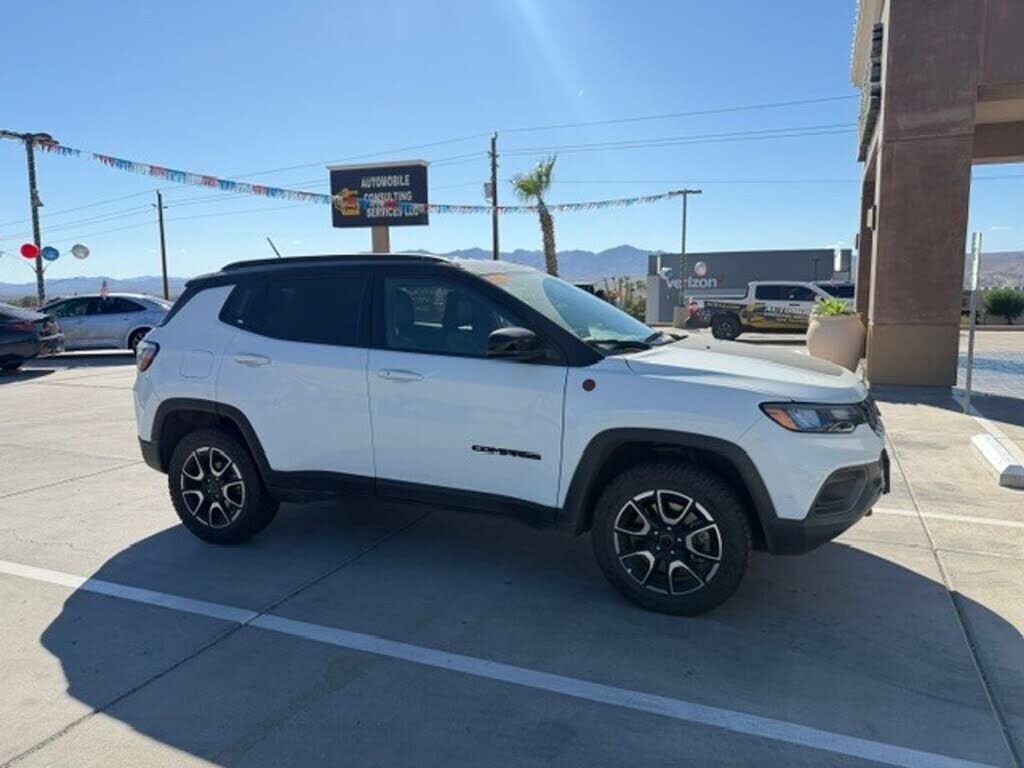 2025 JEEP Compass
