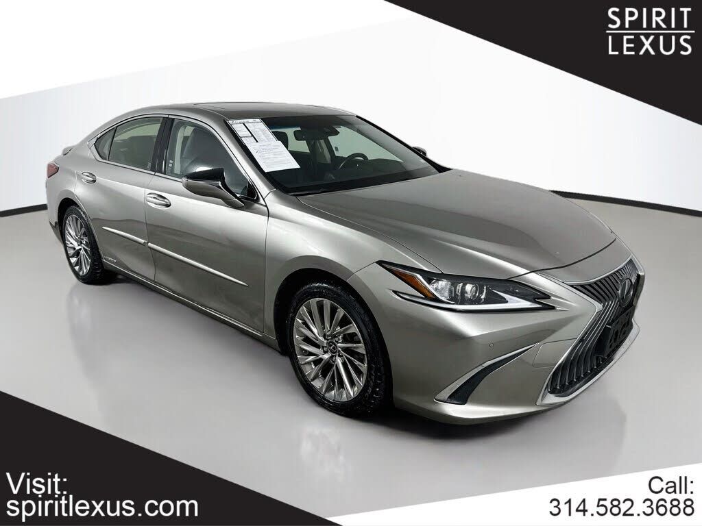2019 LEXUS ES