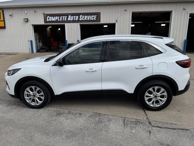 2023 FORD Escape