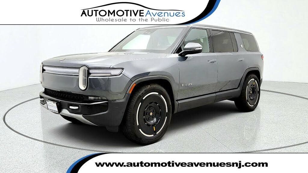2025 RIVIAN R1S