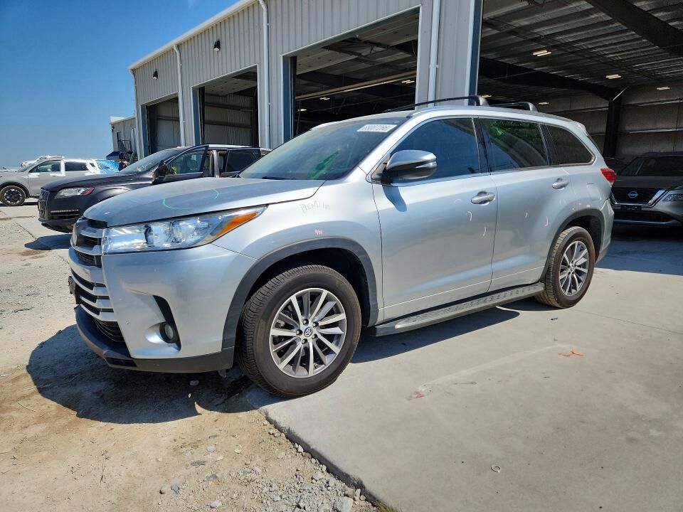 2018 TOYOTA Highlander