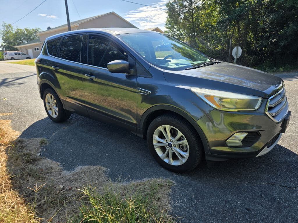 2017 FORD Escape
