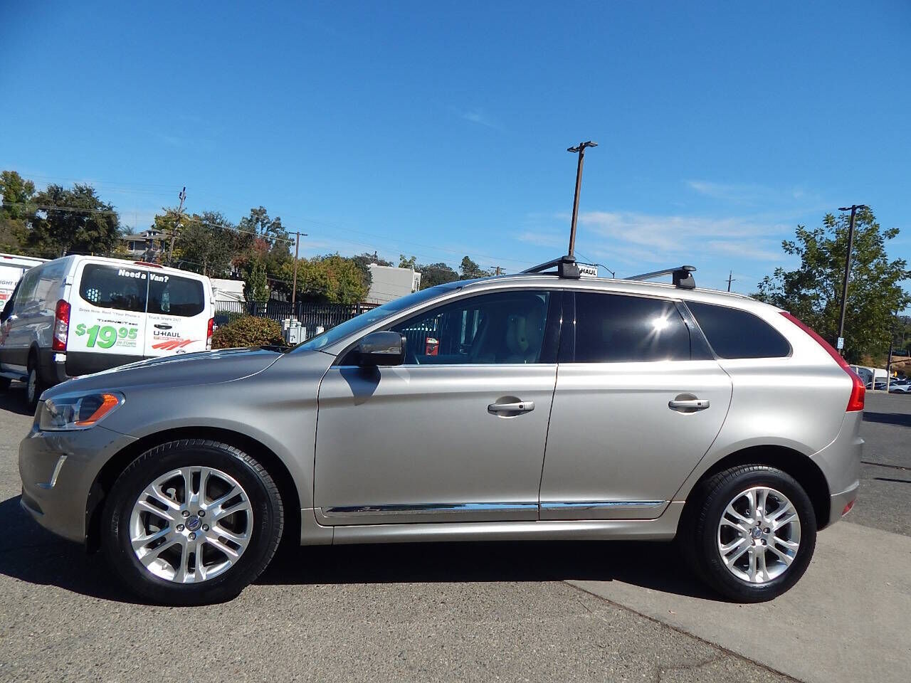 2015 VOLVO XC60