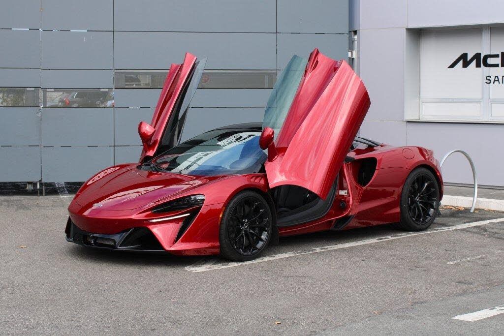 2024 MCLAREN ARTURA