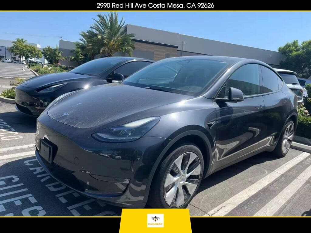 2024 TESLA Model Y