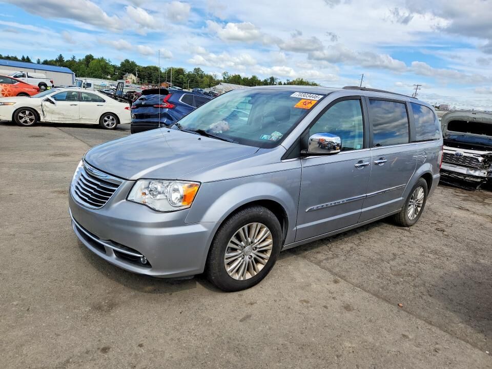 2016 CHRYSLER Town and Country