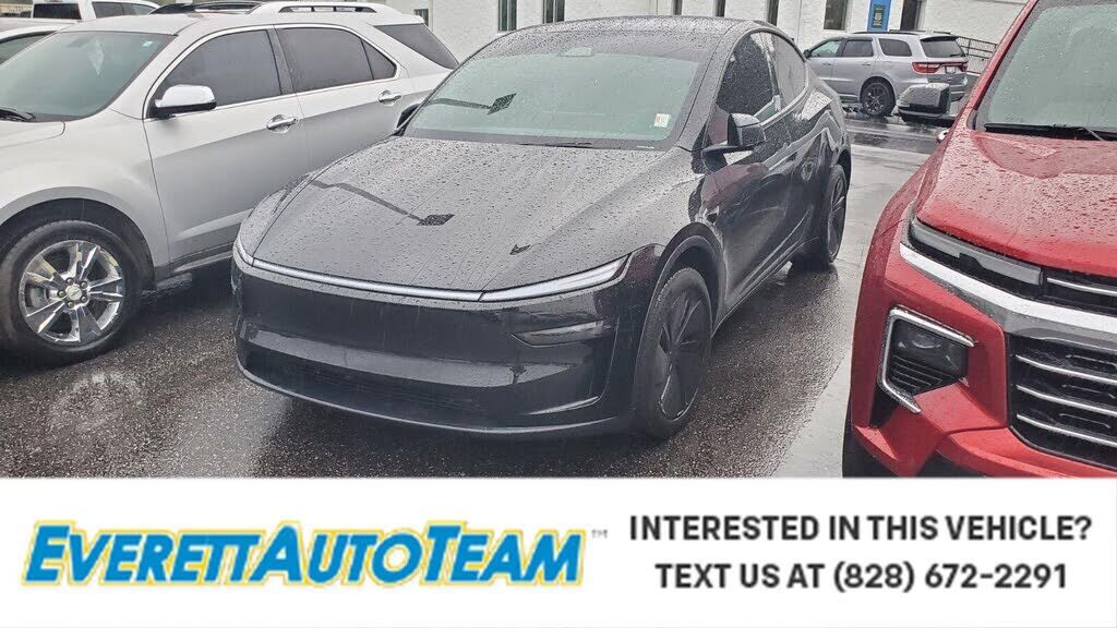2026 TESLA Model Y