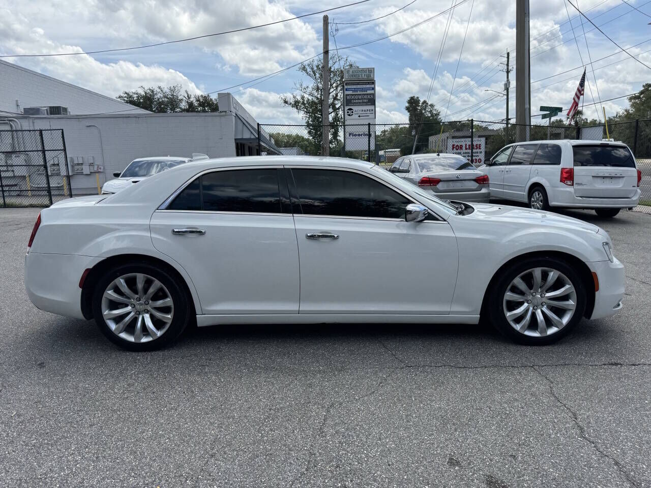 2019 CHRYSLER 300