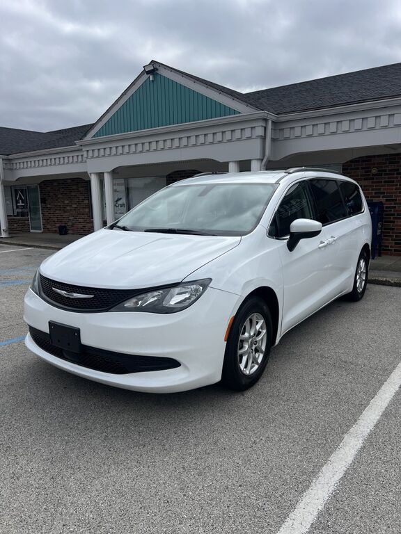 2021 CHRYSLER Voyager