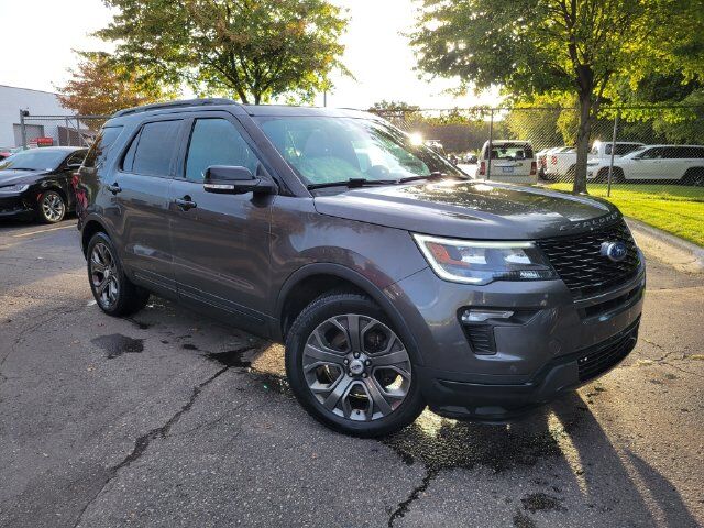 2018 FORD Explorer