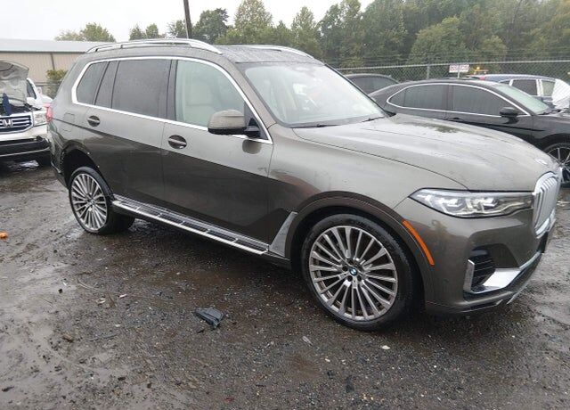 2021 BMW X7