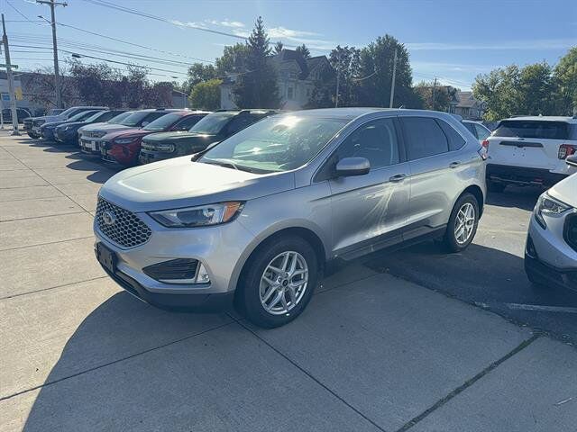 2023 FORD Edge
