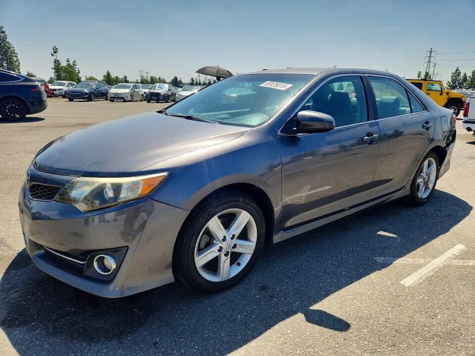 2014 TOYOTA Camry