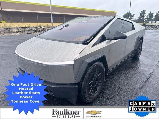 2025 TESLA Cybertruck