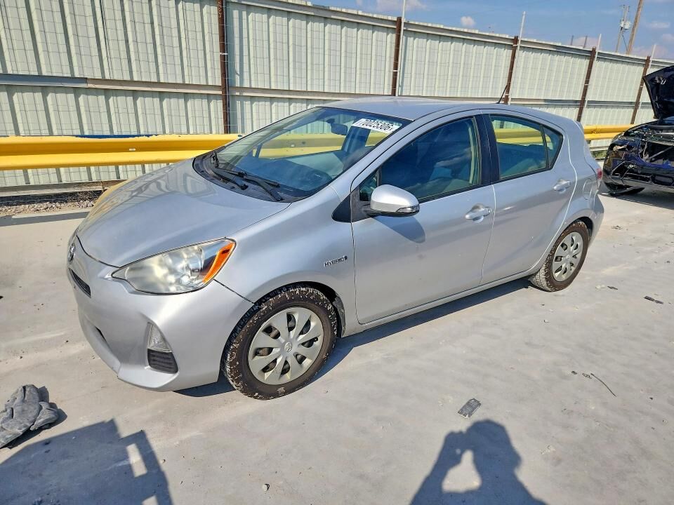 2013 TOYOTA Prius