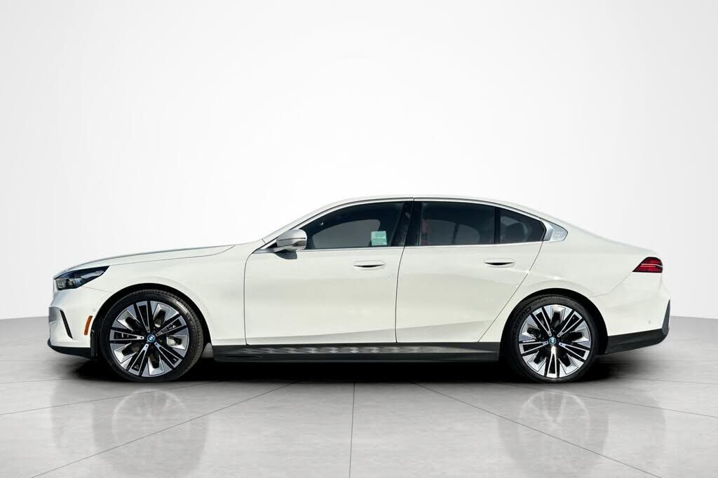 2025 BMW i5