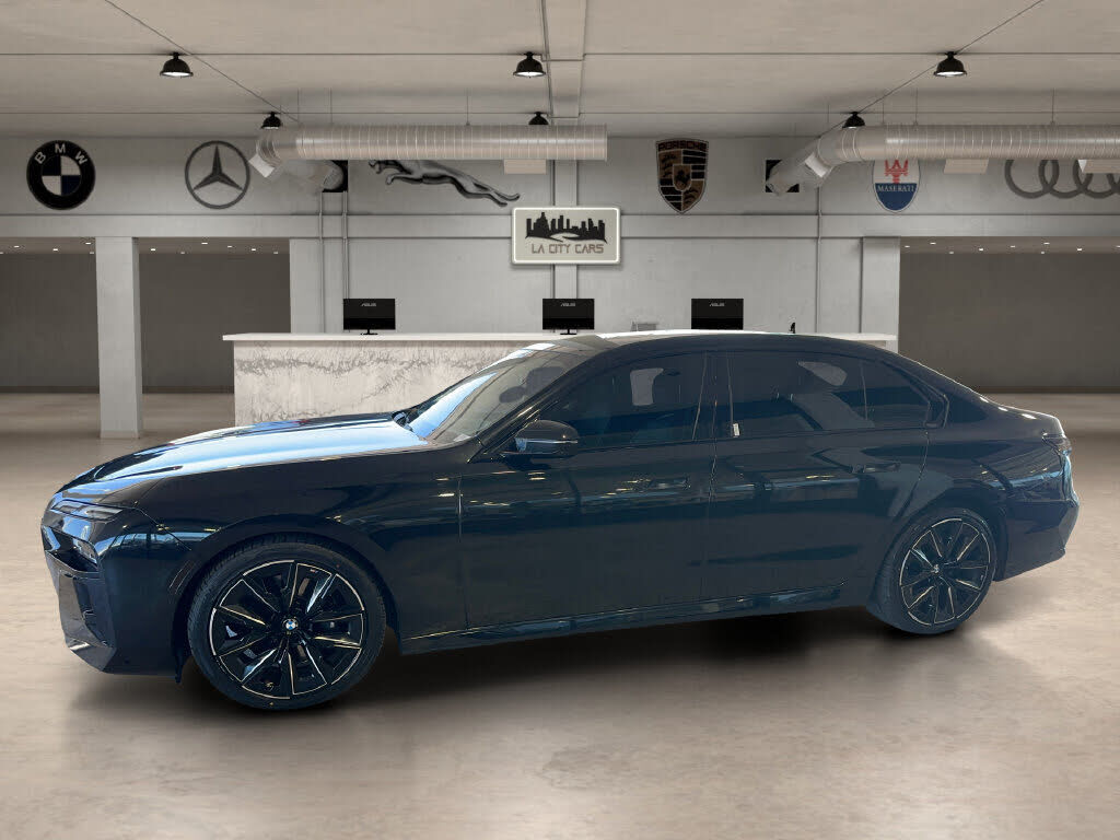 2023 BMW 760i