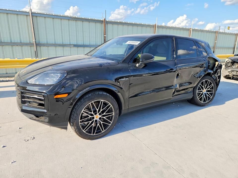 2024 PORSCHE Cayenne