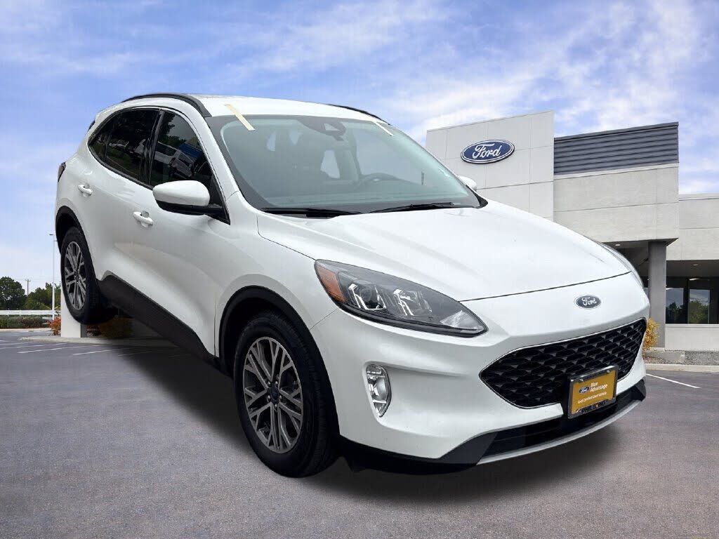 2021 FORD Escape