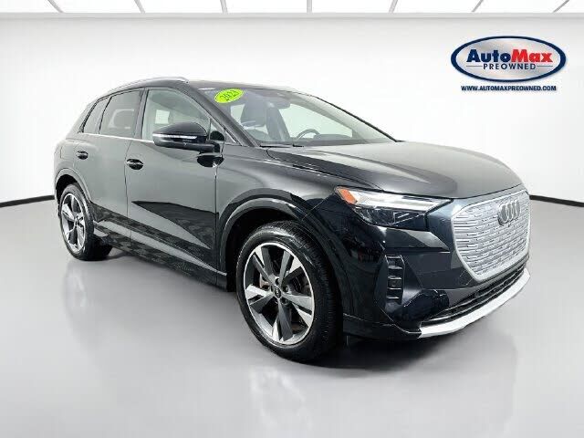 2022 AUDI Q4