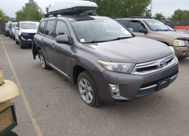 2013 TOYOTA Highlander